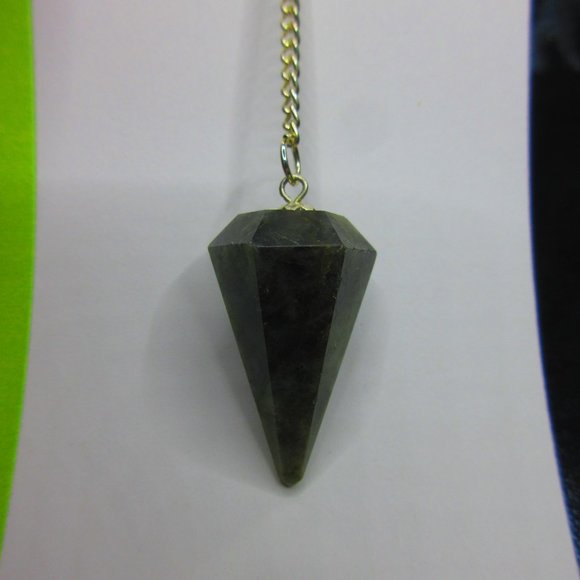 Labradorite Gemstone Dowsing Pendulum Meditation Tool - Picture 3 of 4